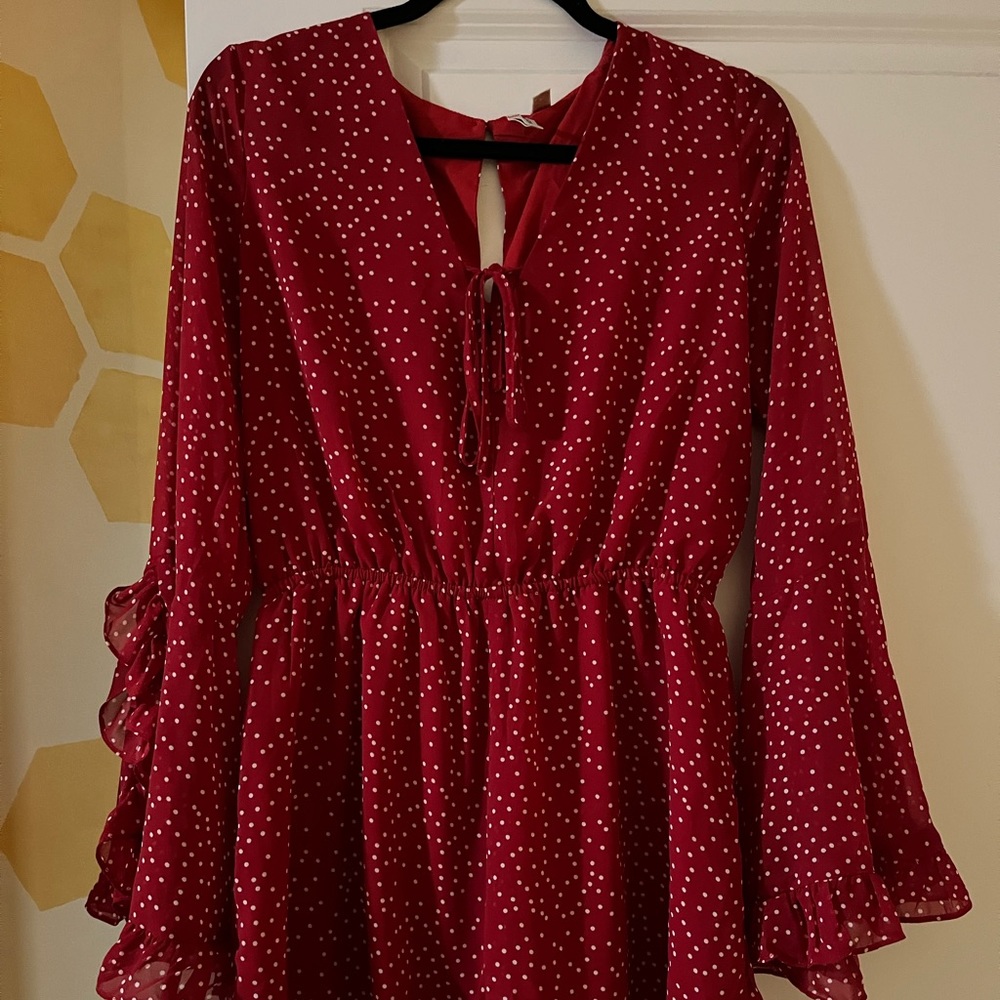 Versions white polkadot and red shorts/jumper